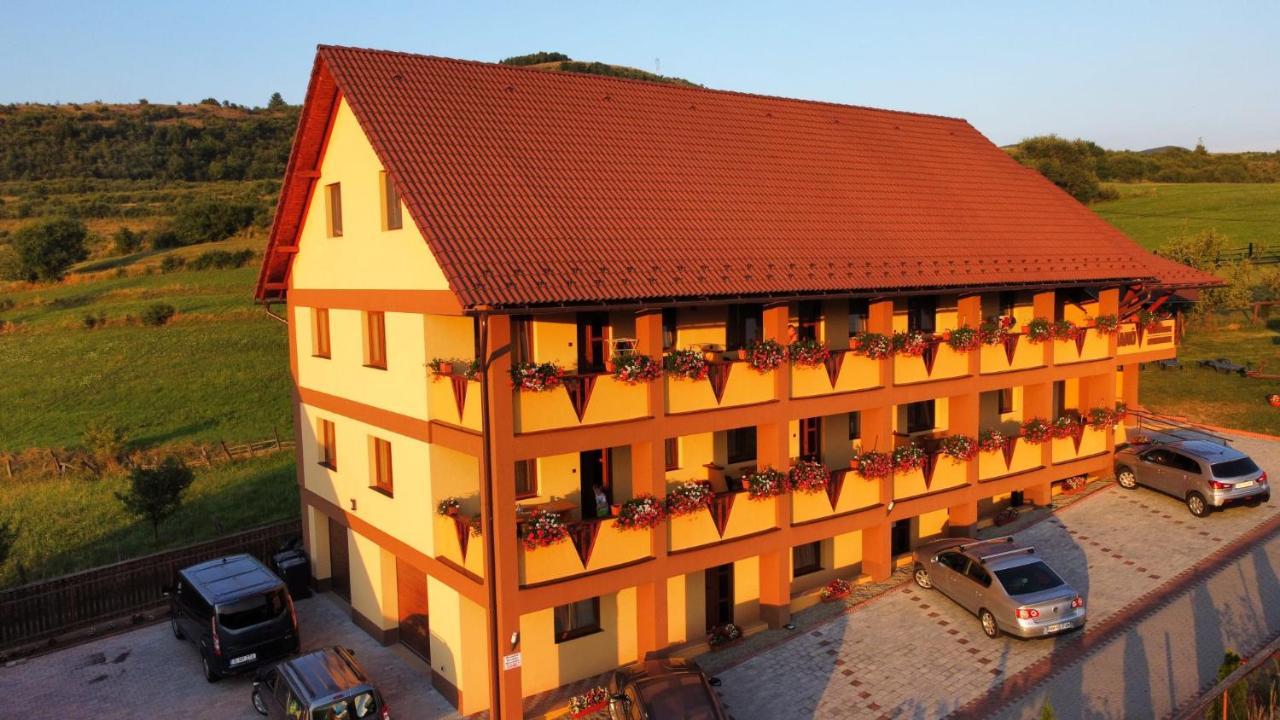 Apartamente Mano Apartmanok Praid Exterior foto