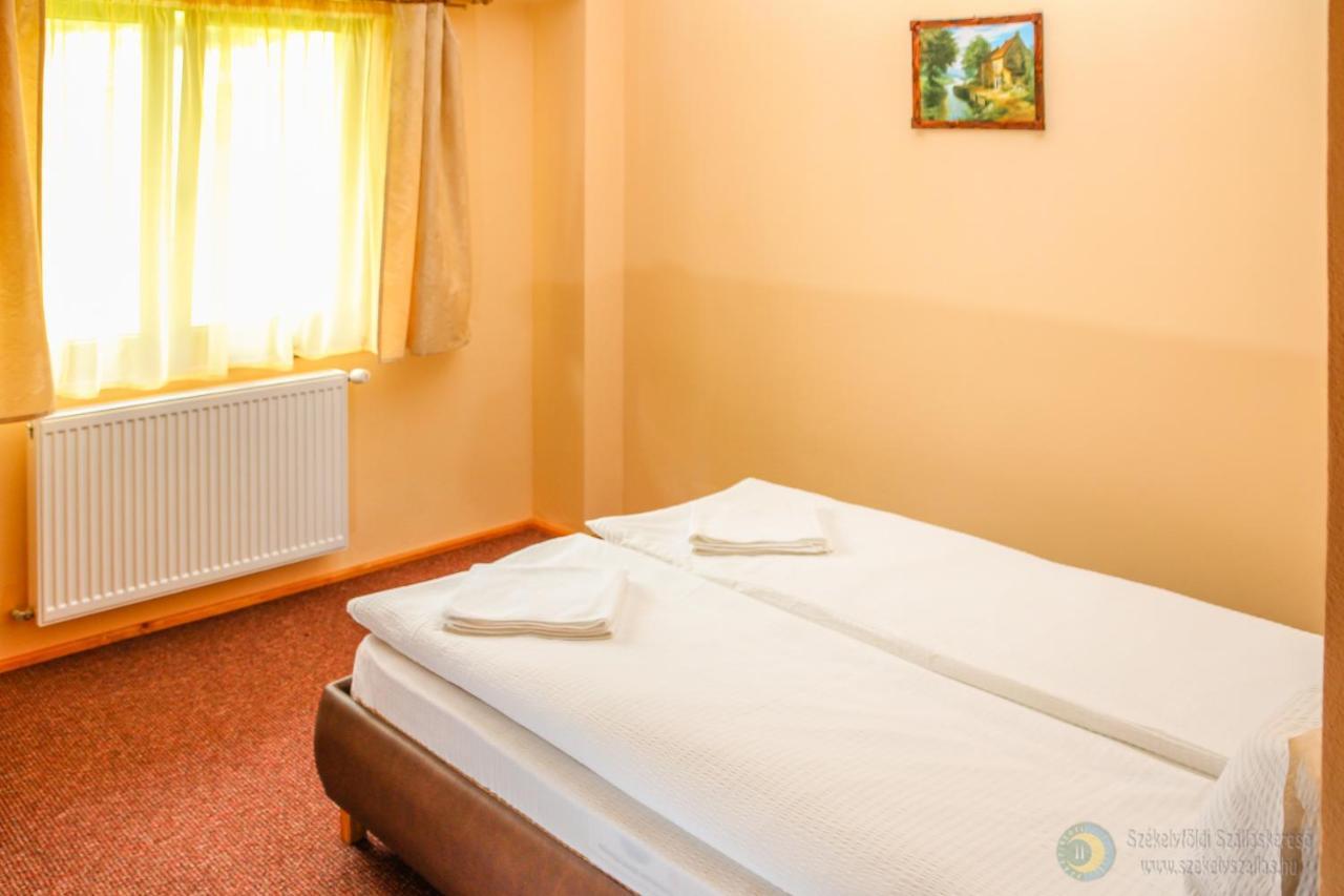 Apartamente Mano Apartmanok Praid Exterior foto